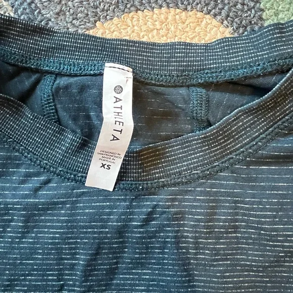 Lot of 2 Athleta Long Sleeve Top size XS - Picture 3 of 6